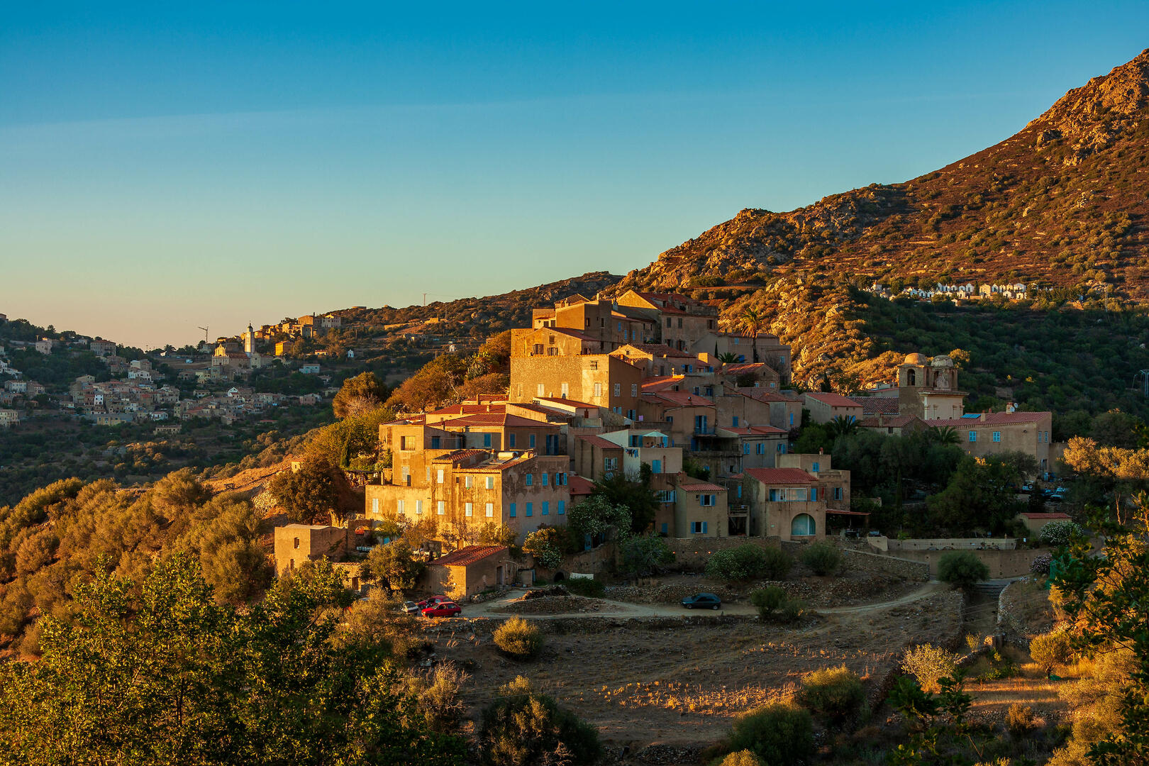 Un Tour Des Plus Beaux Villages De Corse Avec Corsicatours