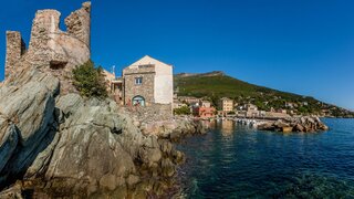 Entrée du port d'Erbalunga dans le Cap Corse